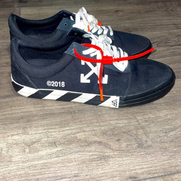 Off-White Other - Off-white sneakers
